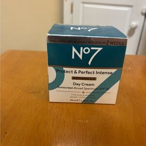 No7 Protect & Perfect Intense Day Cream